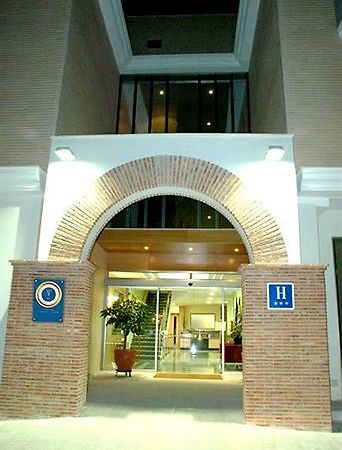 Hotel Isur Llerena Luaran gambar