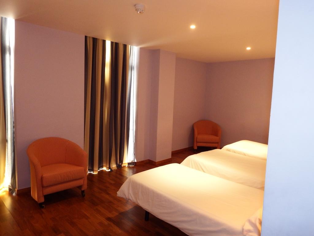 Hotel Isur Llerena Luaran gambar