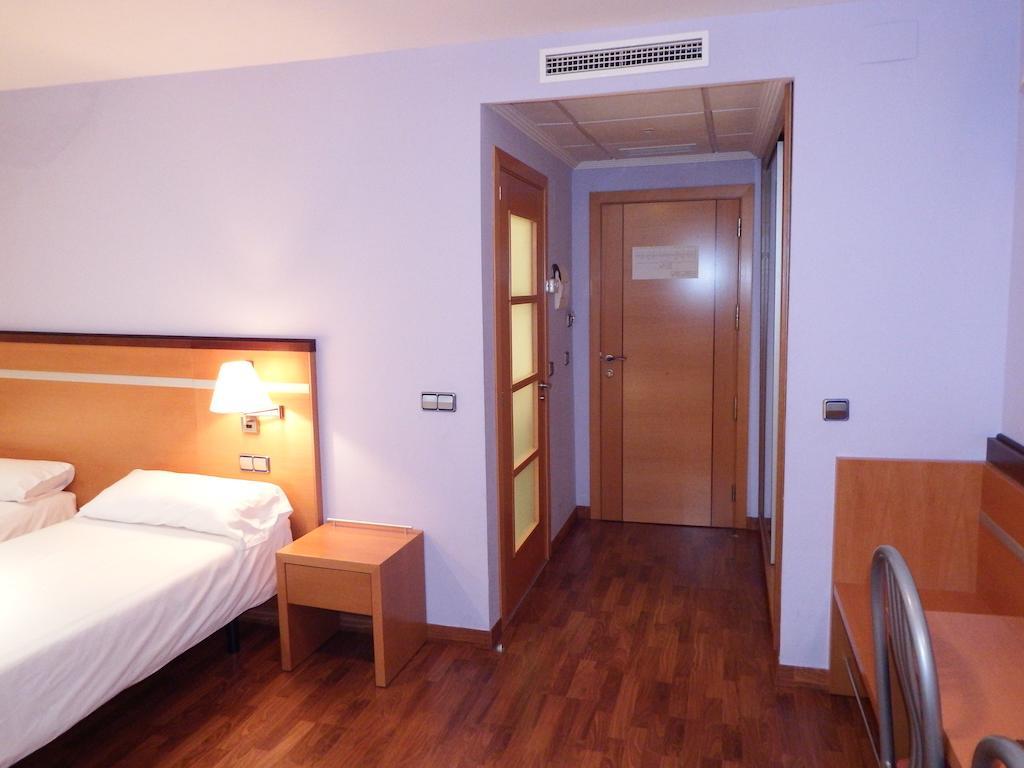 Hotel Isur Llerena Luaran gambar