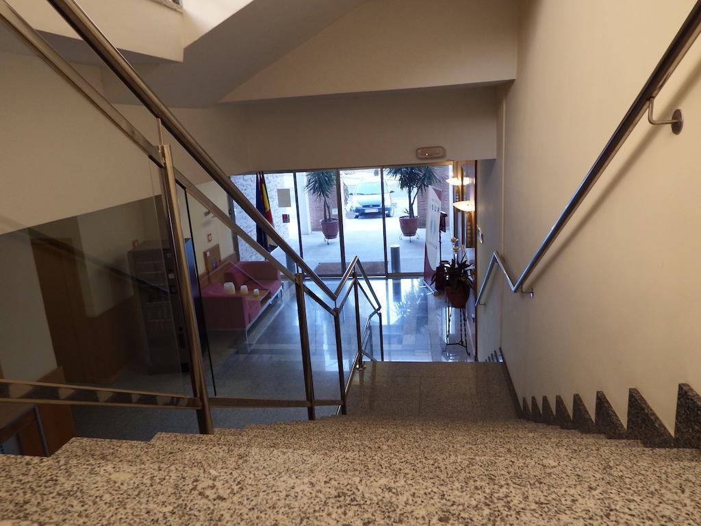 Hotel Isur Llerena Luaran gambar