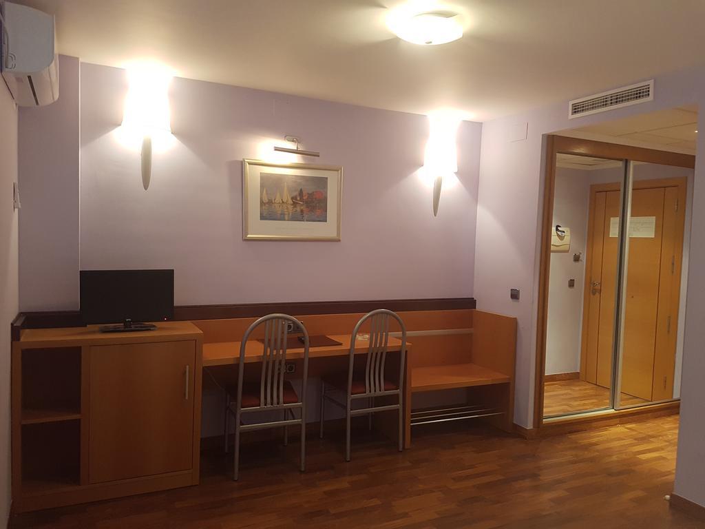 Hotel Isur Llerena Luaran gambar