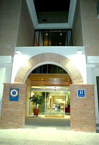 Hotel Isur Llerena Luaran gambar