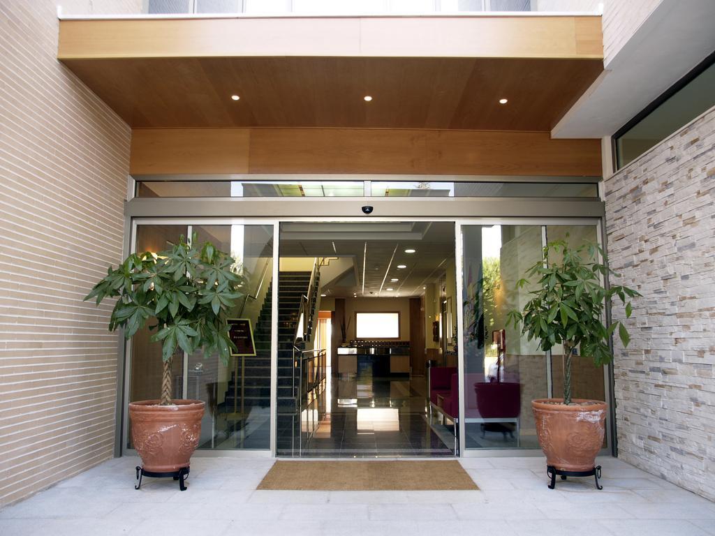 Hotel Isur Llerena Luaran gambar
